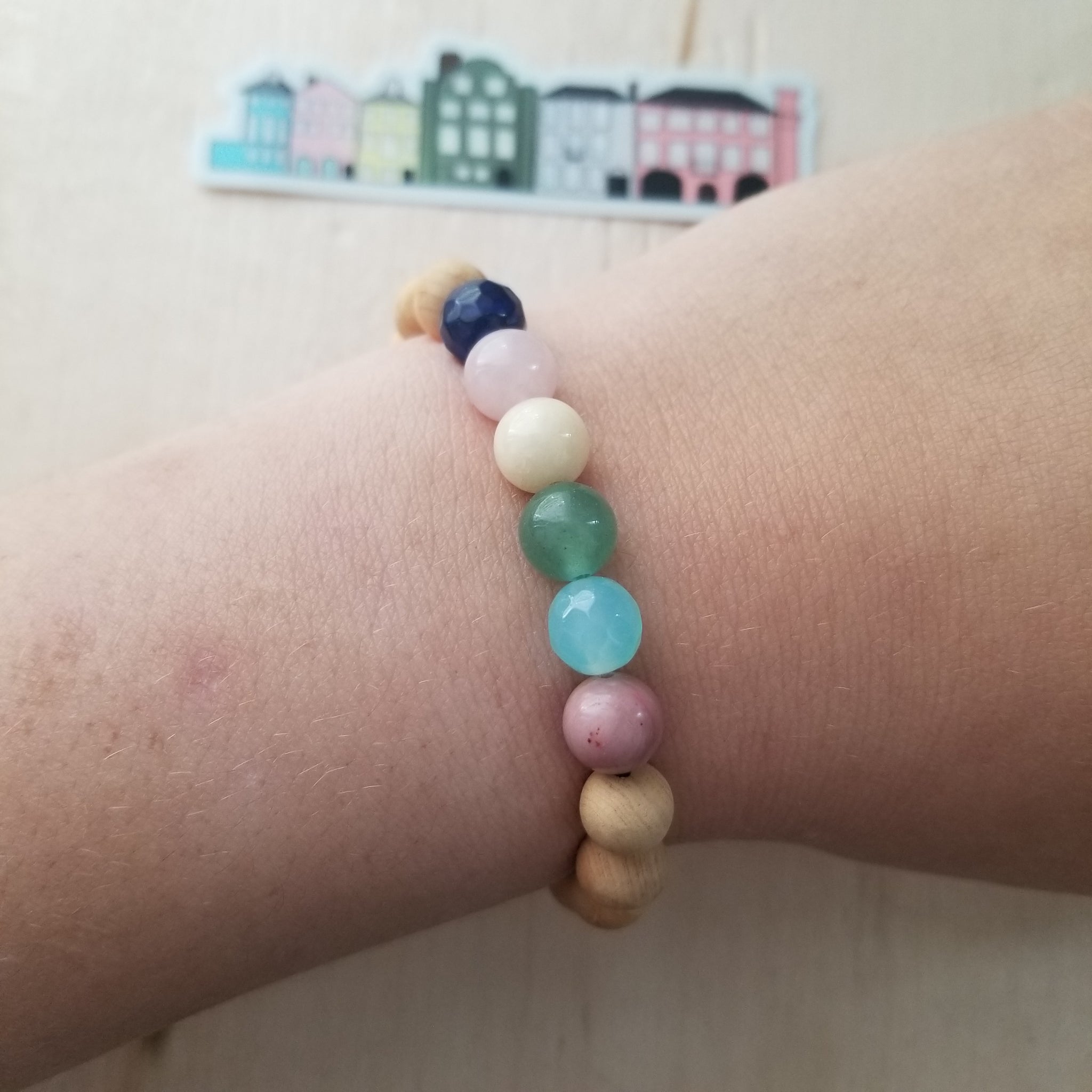 Make Your Own Essential Oil Bug Repelling Bracelet | Hello Glow